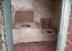 Walsopthorne Ashperton outdoor privy